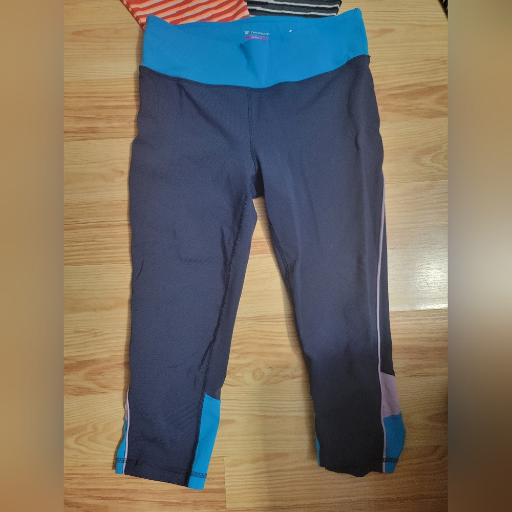 Capris - Picture 4 of 4